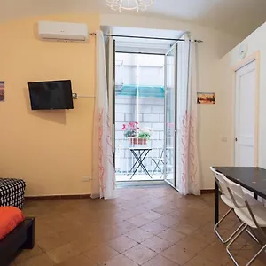 Appartement Centro A Balcony In The Heart Of, Naples